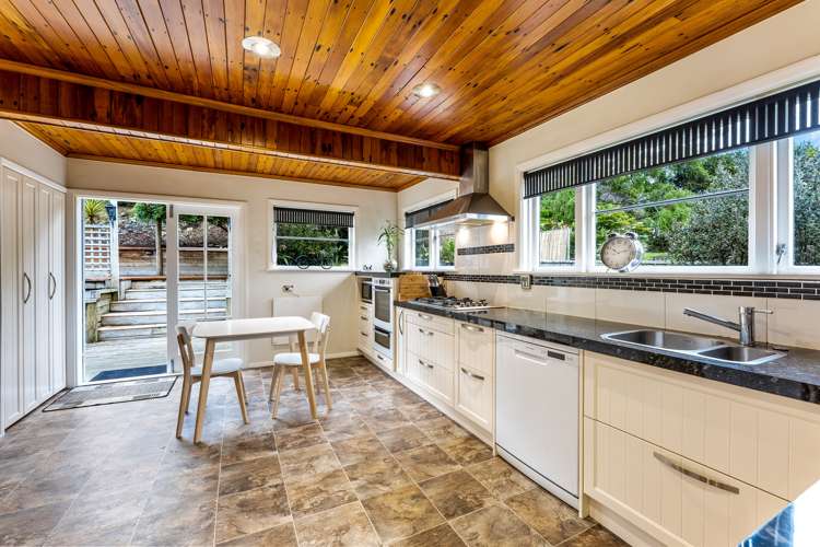 33 Peel Place Wainuiomata_5