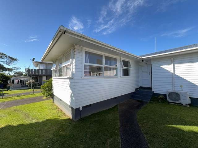 8 Appleby Place Māngere East_1
