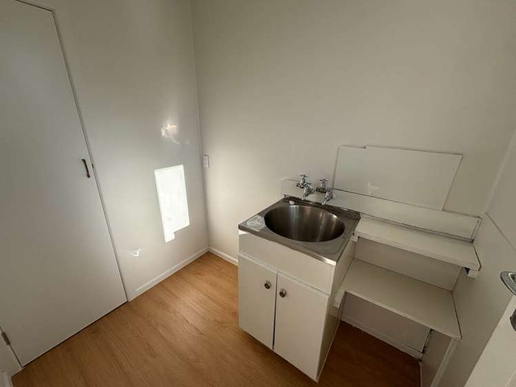 72 Roberts Road Te Atatu South_17