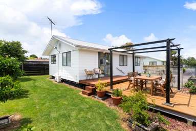 22c Tironui Station Road East_1