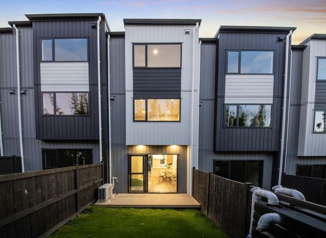 15 Don Oliver Lane Glen Eden_1