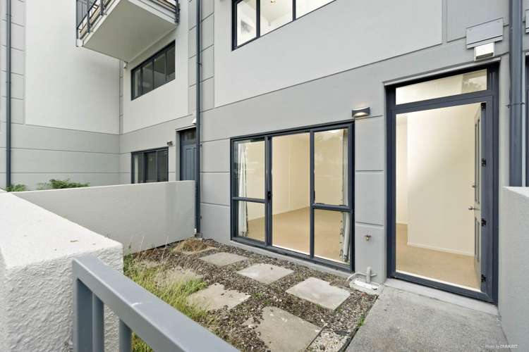 23/6 Ambrico Place New Lynn_6