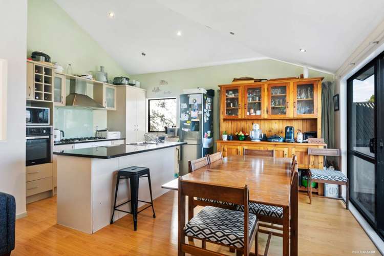 2/274 Glamorgan Drive Northcross_5