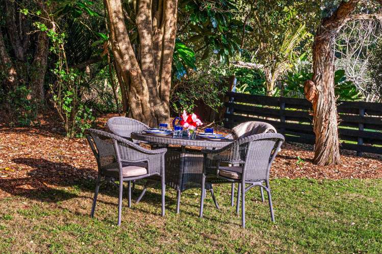 14 Domain Crescent Muriwai_16