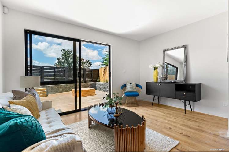 2/24 Carnoustie Drive Wattle Downs_2