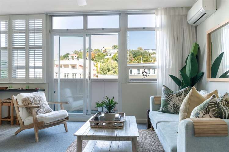 1j/3 Shakespeare Road Napier South_0