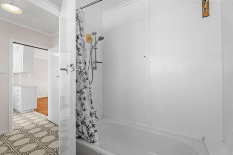 2/6 Shirley Road 10031_10