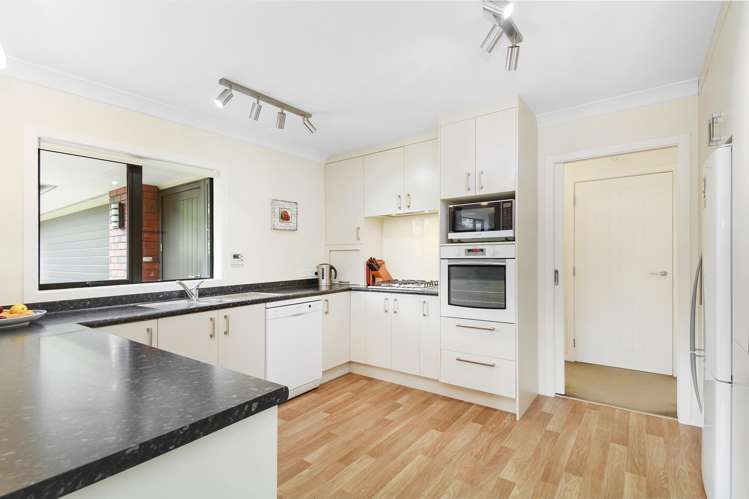 189 Woodman  Drive Tawa_5