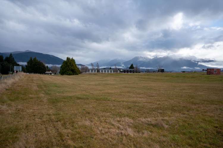 16 Burnby Drive Te Anau_5