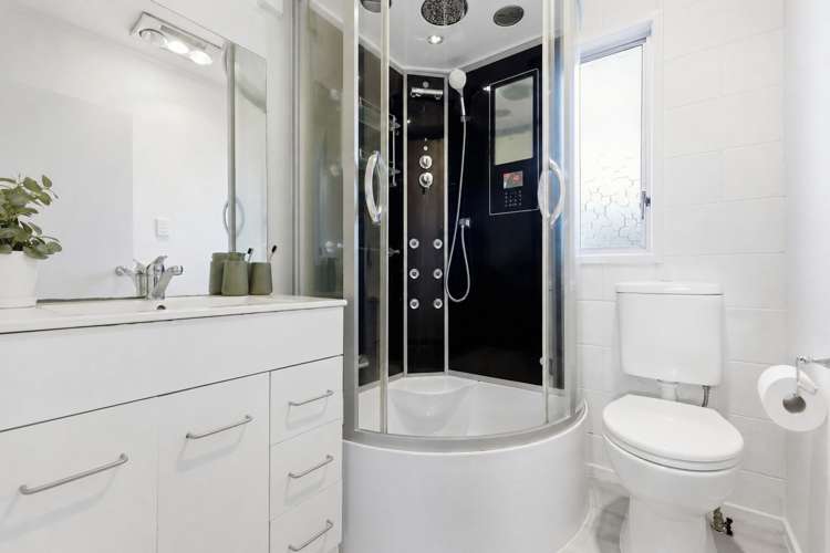 1/92 Lake Road Northcote_7