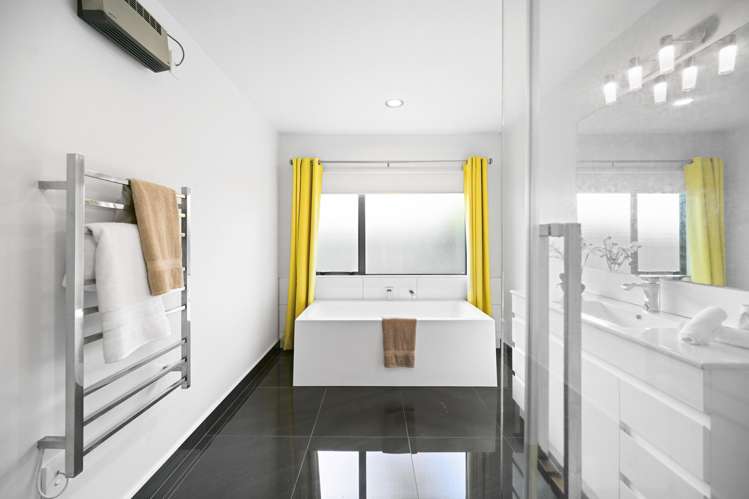 19 Montrose Crescent Huntington_17