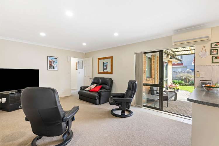 1 Brittas Place East Tamaki_10