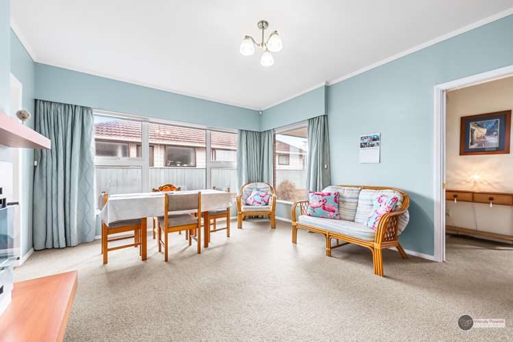 18 Holyoake Crescent Avalon_3