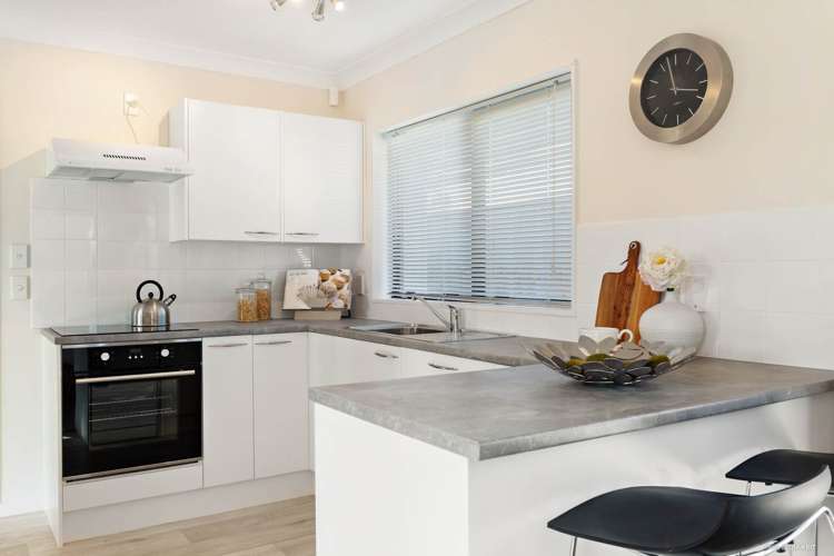 44 Bodi Place Te Atatu South_5