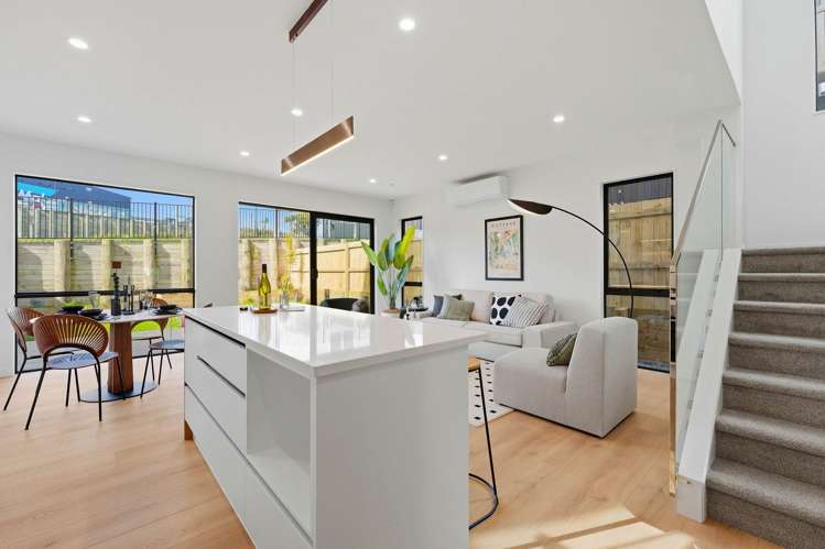 19 & 25 Wira Lane Silverdale_8