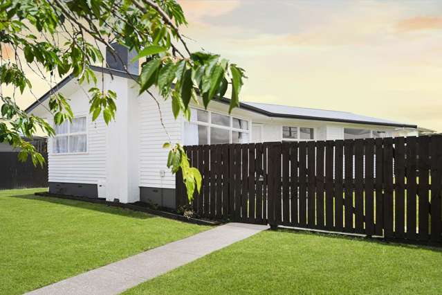 Close to Hospital & Lake | Freehold | Renovated