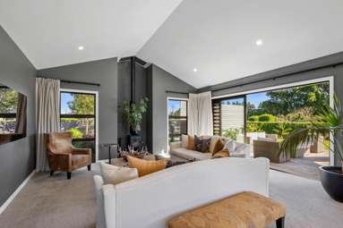 106 Airport Drive_4