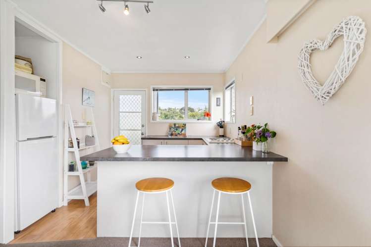 1/2 Ellice Road Totara Vale_6