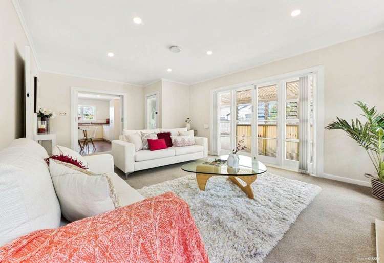 2102 Great North Road_0