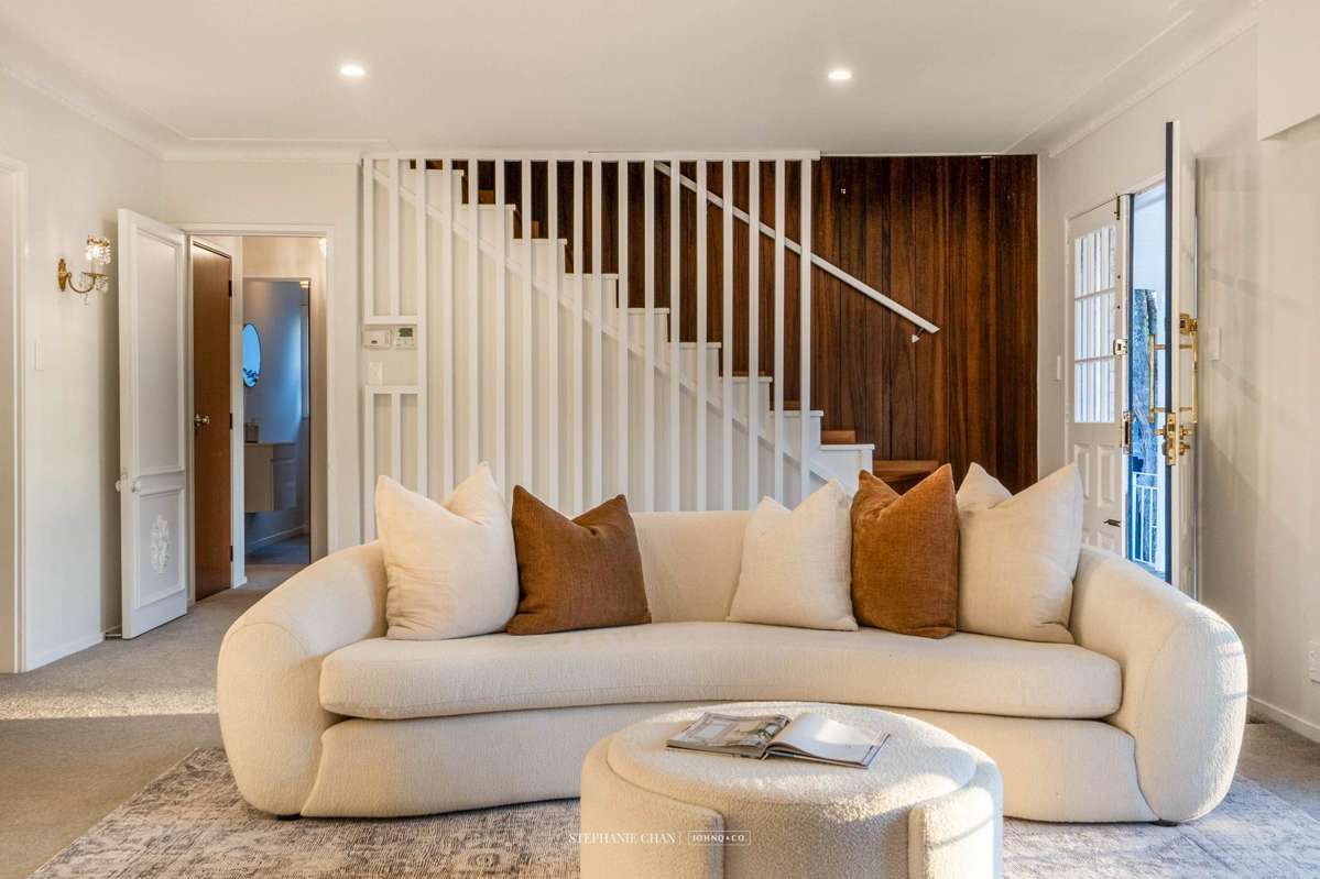 6 Stoneyroyd Gardens_2