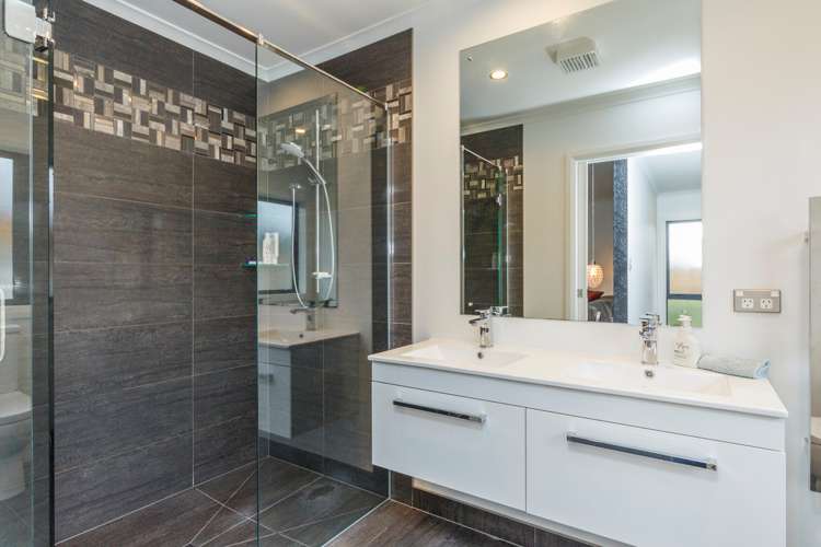 5 Saint Heliers Grove Fitzherbert_9