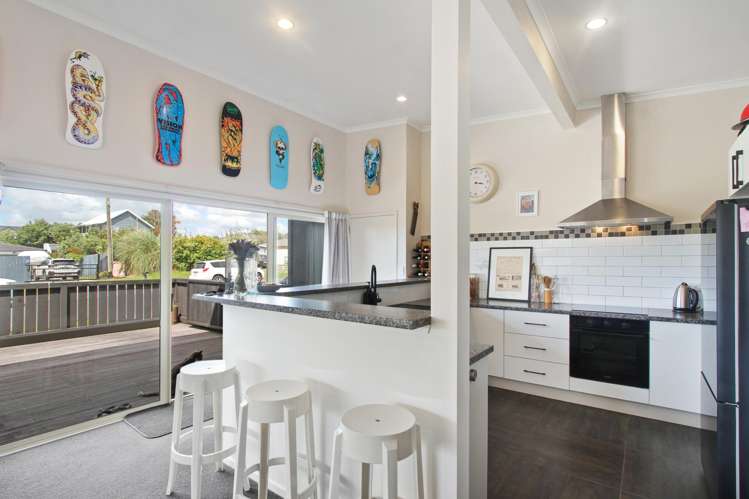 9 Keven Road Clarks Beach_5