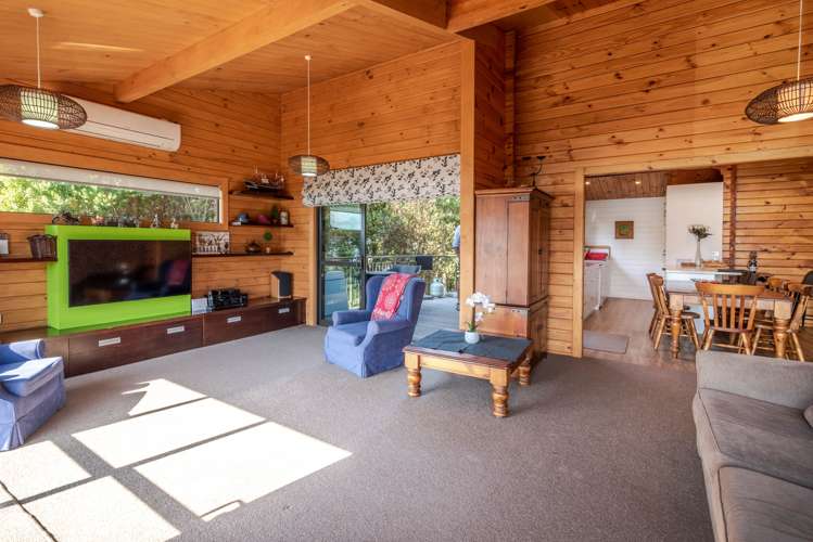 15 Bayview Crescent Duvauchelle_9