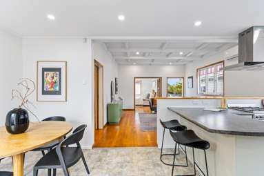 90 Huia Road_1
