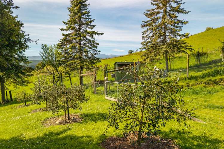 121 Pretty Bridge Valley Road Wakefield_23