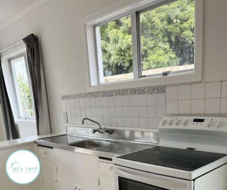 54 McKinstry Avenue 2371_3