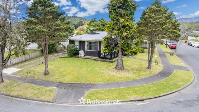 33 Larchmont Grove Totara Park_1