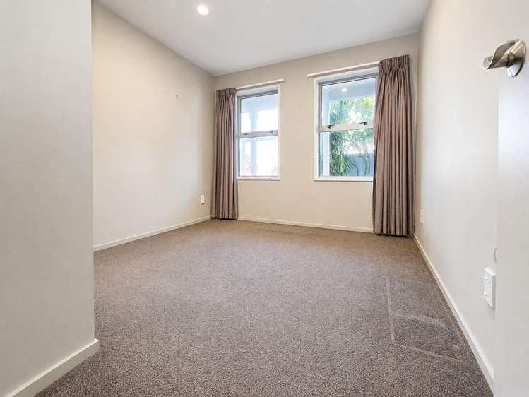  A/5 Adelaide Street Petone_21