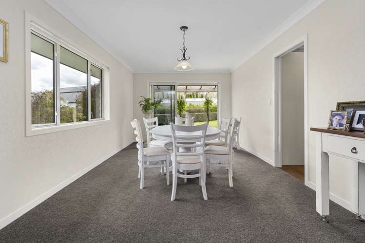 49 Baxter Michael Crescent Cambridge_9