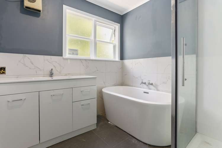 8 Alston Avenue Kelston_9