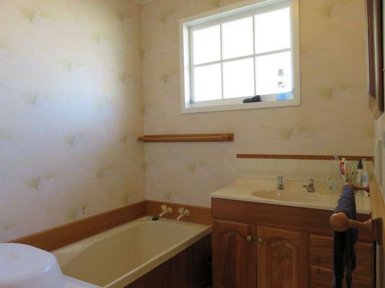 129 Tremaine Avenue Westbrook_10