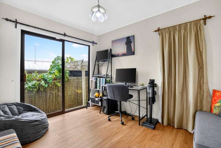 2/39 Brunton Place Glenfield_13
