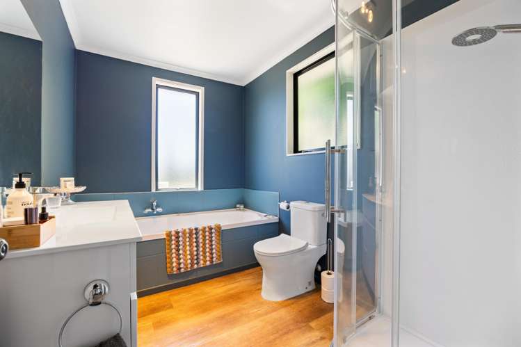 15 Laval Heights Britannia Heights_16