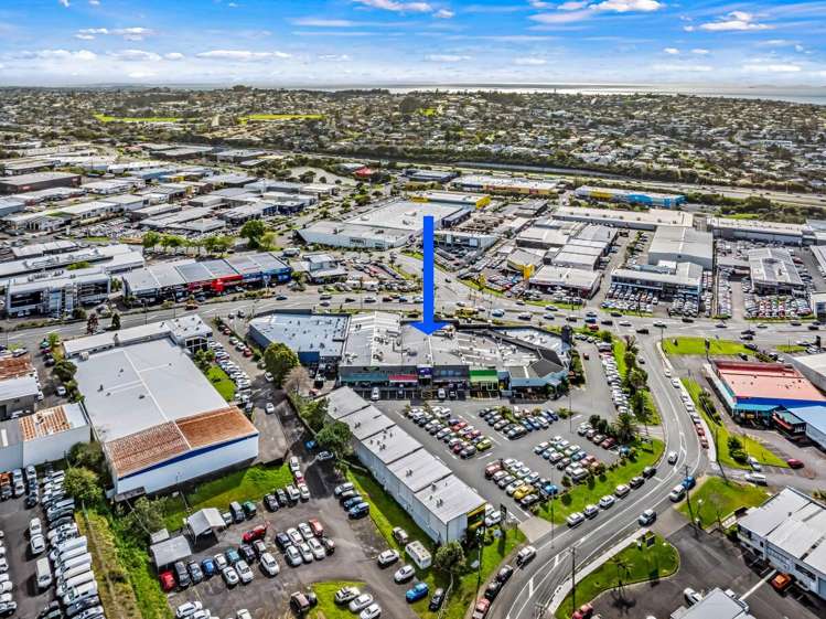 Units 12 & 16, 170 Wairau Road Wairau Valley_11