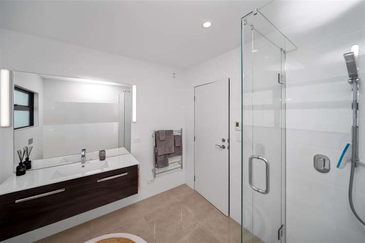 2/86 Hurlstone Drive Taranaki_12