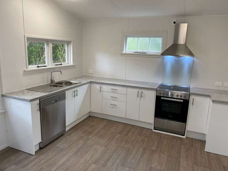  128 Trelissick Crescent_0