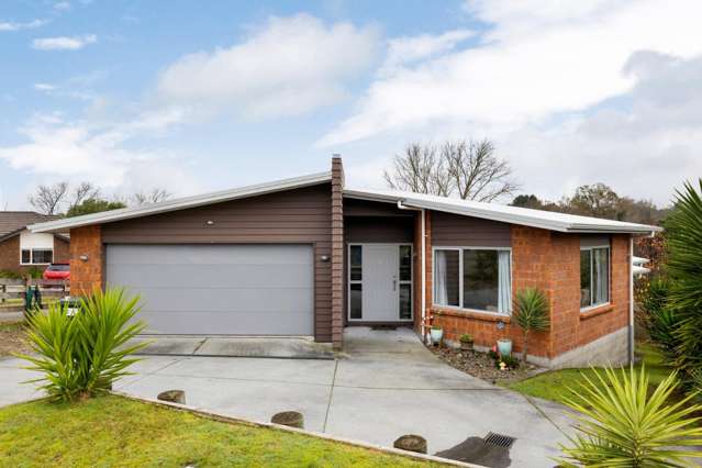 Family living on Alpers Ridge