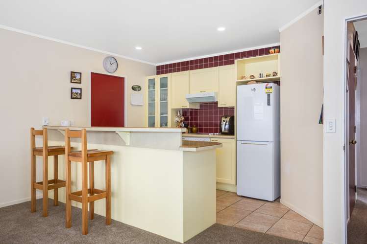 2c James Street Plimmerton_7
