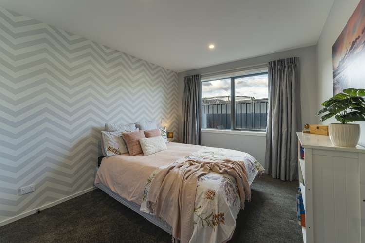 14 Magnetic Place Cromwell_14