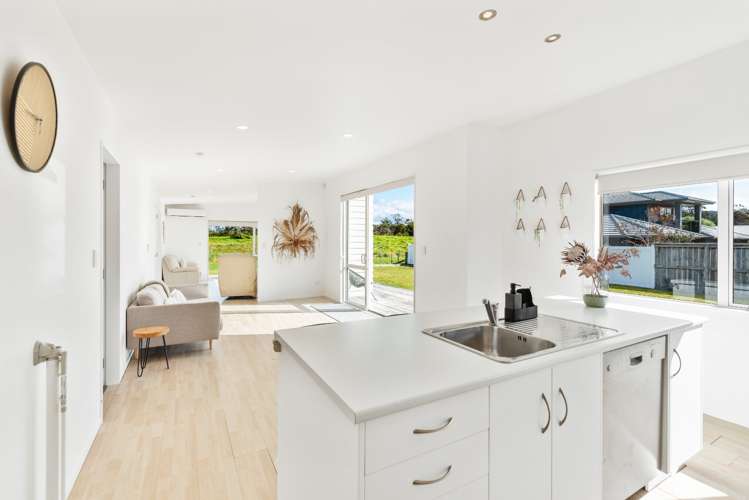 75 Ata-Mahina Way Ruakaka_3