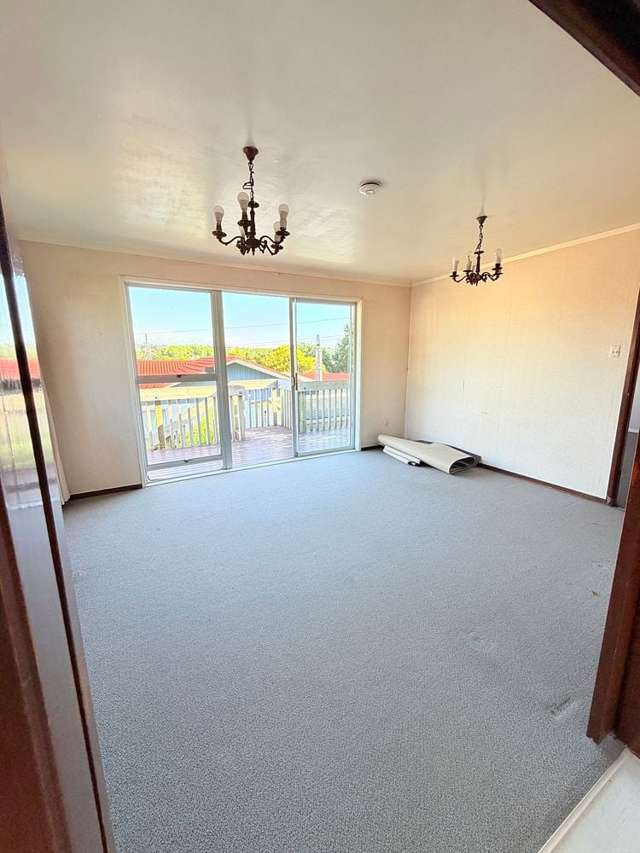 3-Bedroom Glenfield Home – Walk to Schools