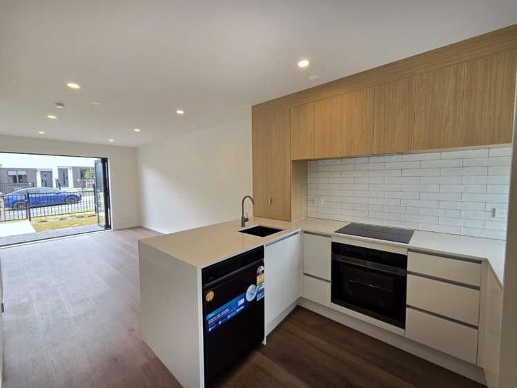 5/3 Firebrick Way 1626_3
