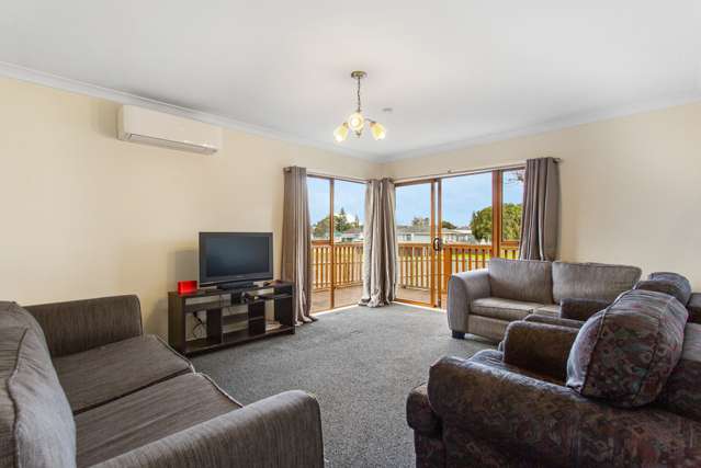 1/1 Carter Place Manurewa_3