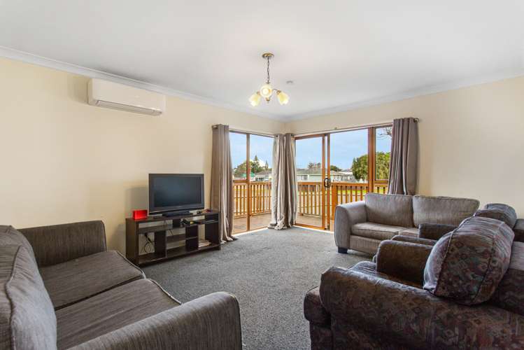 1/1 Carter Place Manurewa_3