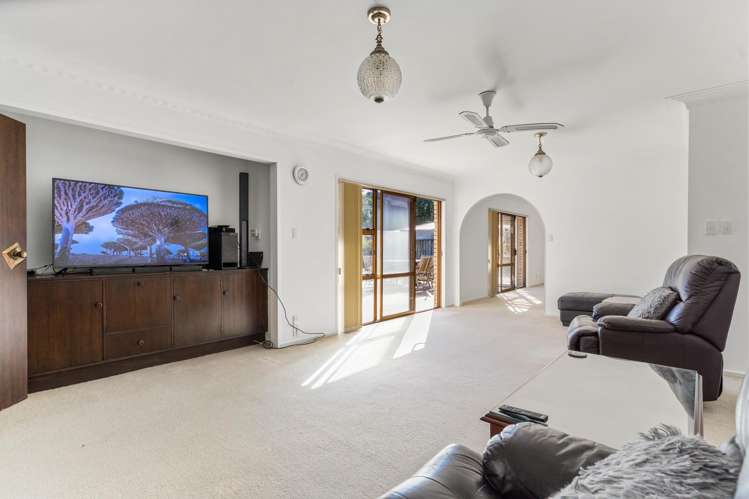 9 Prestwick Place Wattle Downs_11