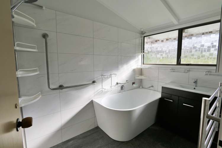 10 Upland Road Huia_9